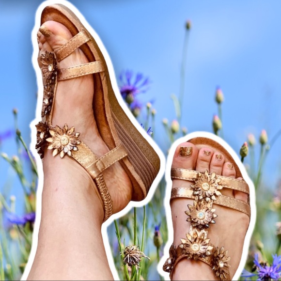 Italina FLORAL Champagne Mini Wedge Sandal - Picture 2 of 8